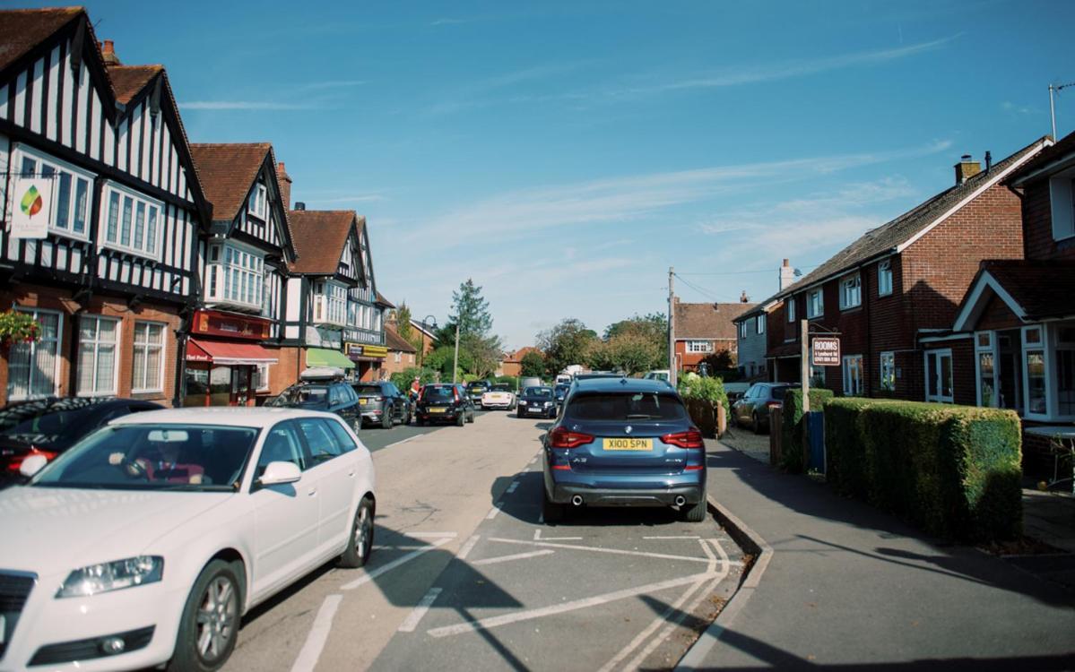 4 Lyndhurst Rd Brockenhurst Exterior photo